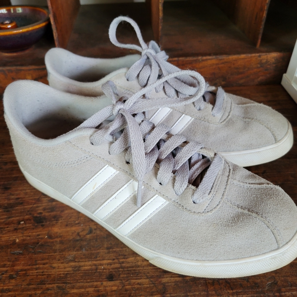 Adidas Suede Shoes / Sneakers in Grey, Size 7